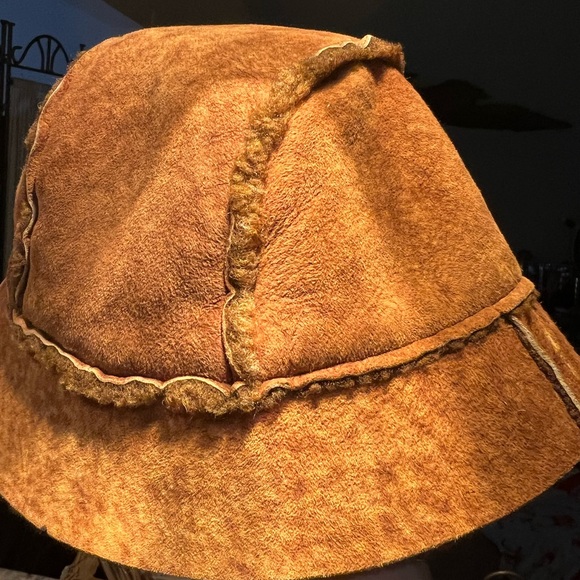 Authentic Dolce & Gabbana Rich Brown Textured Hat, in Excellent Condition! main image 4